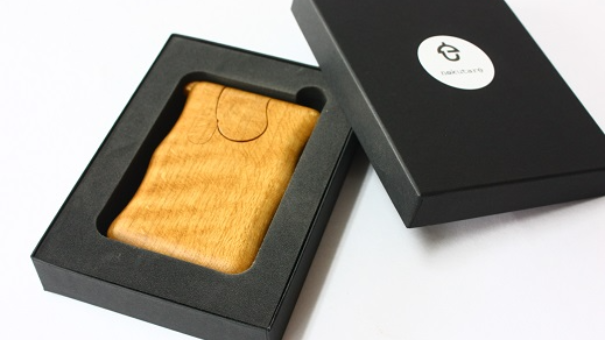 【岐阜】木の名刺入れ(fit)
